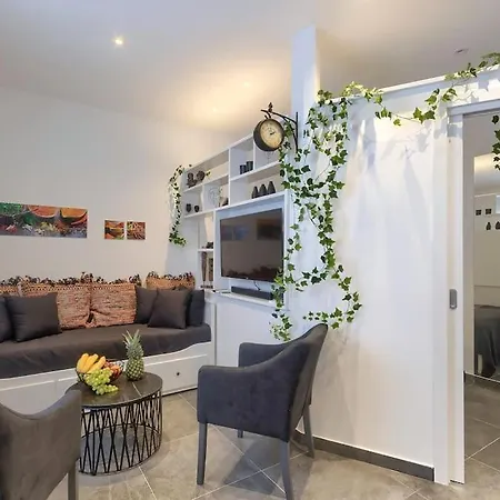 Apartman Near The Roman Amphitheatre In *