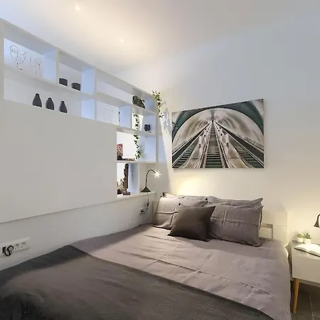Apartman Near The Roman Amphitheatre In *